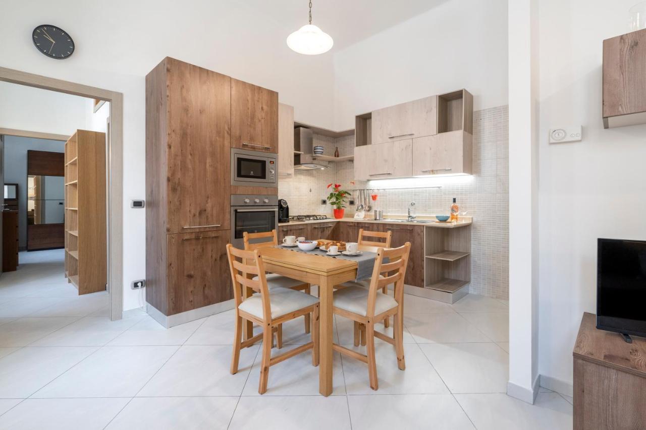 La Casa Di Gio - Stazione & Policlinico Apartment Bari Dış mekan fotoğraf